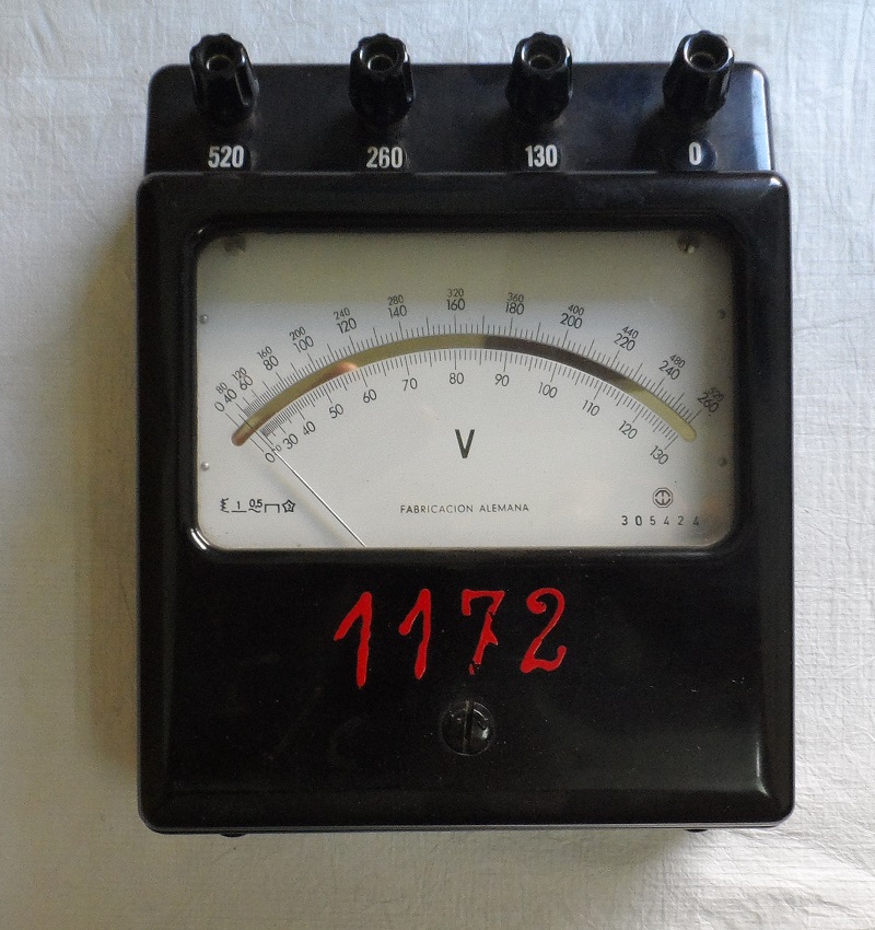 Voltímetro Analógico